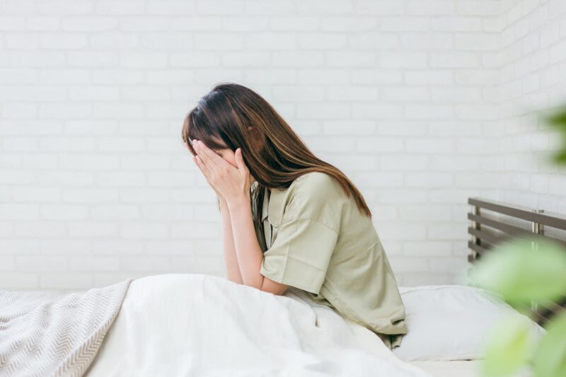 ダイエット中に眠れない5つの原因をイメージできる画像