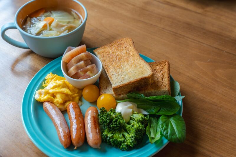 ダイエット中の朝ごはんレシピ【洋食編】をイメージできる画像