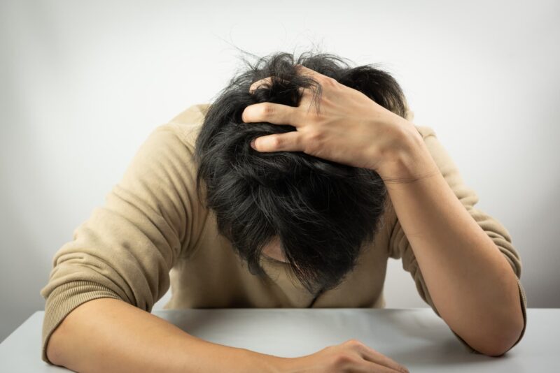ダイエット中に眠れないことで生じる3つの悪影響をイメージできる画像