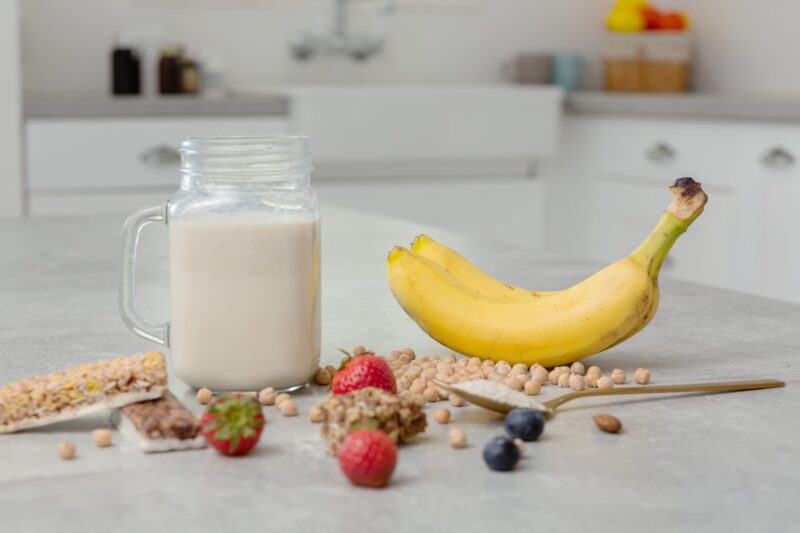 ダイエット中のプロテインバーの活用法4選をイメージできる画像