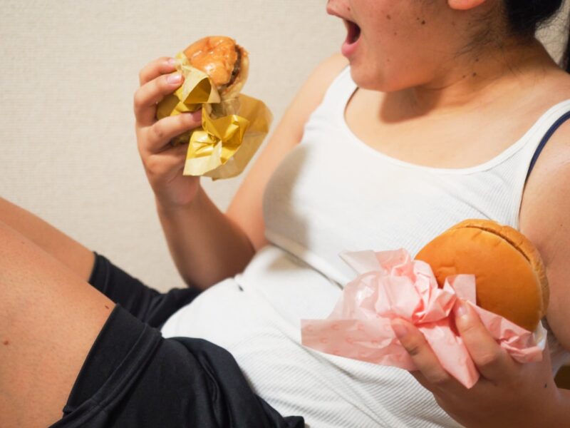 ダイエットでリバウンドするNG例をイメージできる画像