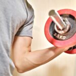 筋トレのネガティブとは「重量をゆっくり下ろす動作」｜ポジティブとの違いや注意点も解説をイメージできる画像