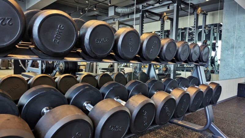 筋トレのネガティブを意識して筋肥大を加速させようをイメージできる画像