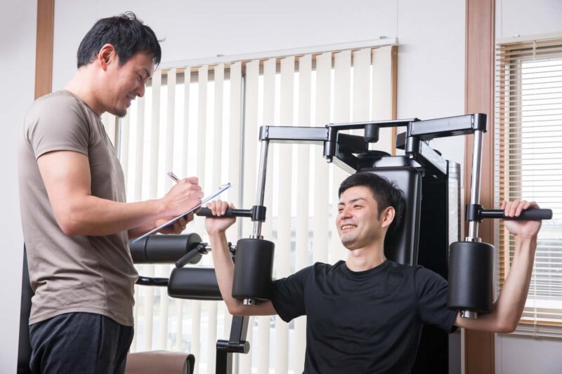 大胸筋の内側を鍛える5つのコツをイメージできる画像