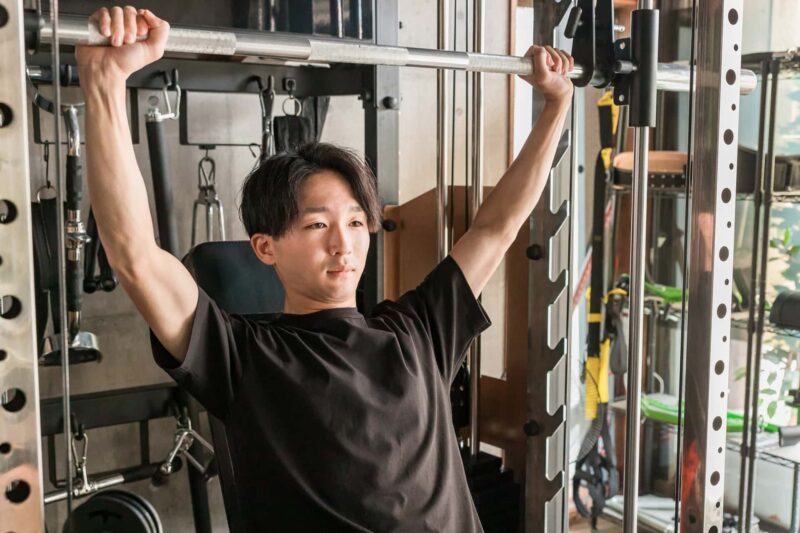 肩トレで効かせるためのコツ3選をイメージできる画像